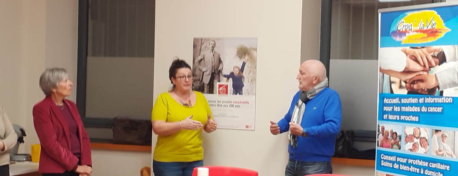 Marie-Laure anime l'atelier massage énergétique